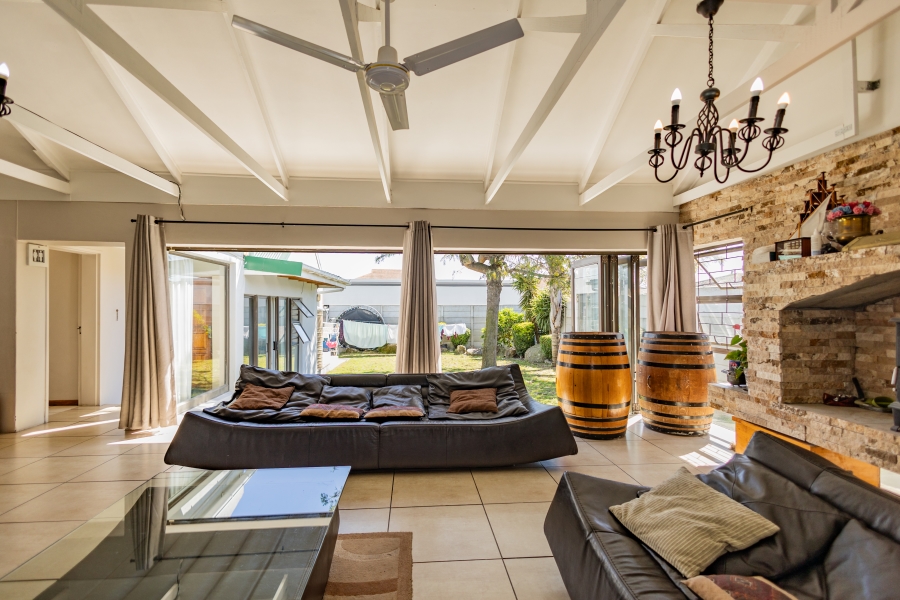 4 Bedroom Property for Sale in Rouxville Western Cape